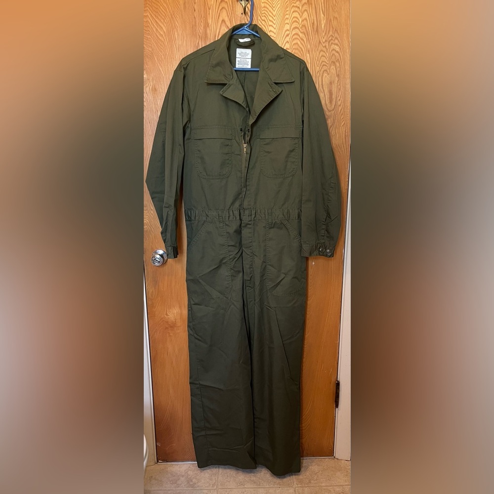 Men’s Military issue jumpsuit 42 long